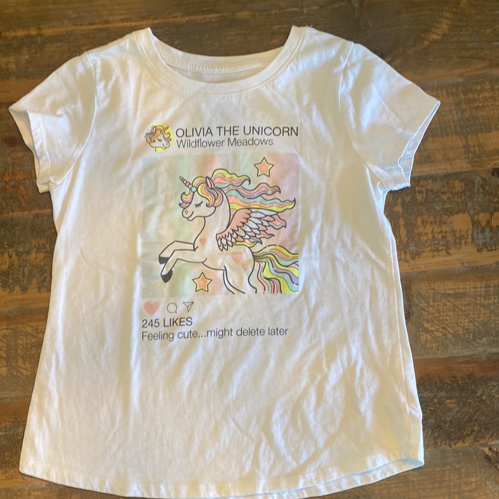 Girls unicorn graphic tee in size 10/12 plus